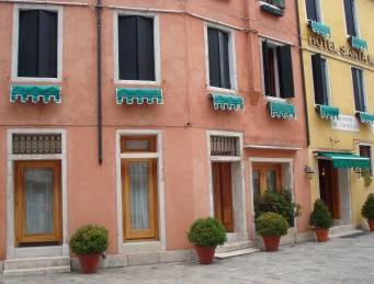 Een van de vele hotels in het historische centrum van Venetie