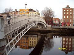 Liffey River, Ha'penny Bridge - Dublin